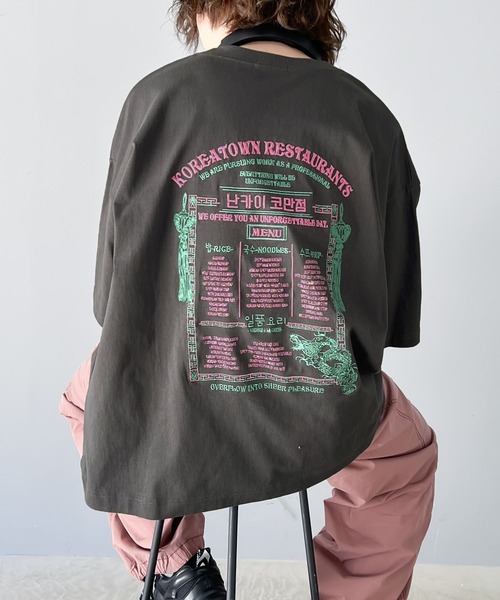 Java(ジャバ)の「《Javaジャバコラボ》韓国レシピ刺繍で気分上々。綿100%ビッグシルエットTシャツ(Tシャツ/カットソー・メンズ・ネイビー/チャコールグレー/オフホワイト・LARGE/MEDIUM/X-LARGE)」の5枚目の写真