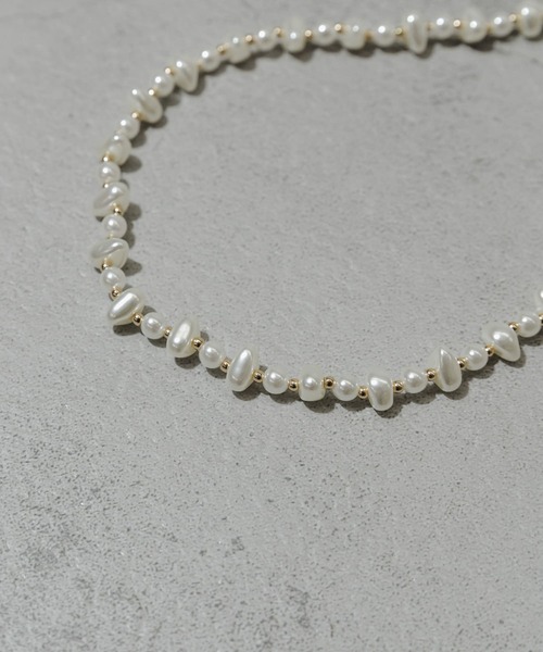 SMELLY（スメリー）の「バロックパールスライドネックレス（ネックレス・レディース・アイボリー・-）」の2枚目の写真
