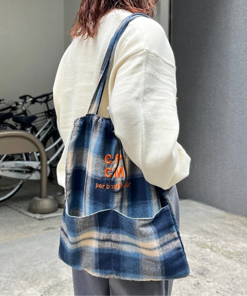 CPCM(シーピーシーエム)の「アソートカラーロゴトート(トートバッグ・レディース・イエロー/アイボリー/グリーン/ブラック/シルバー/ブルー/オレンジ/ブルー系その他/オレンジ系その他/ネイビー/レッド/ブラウン系その他/ブラウン系その他2/グリーン系その他2/グリーン系その他/ピンク/ホワイト系その他・FREE)」の12枚目の写真