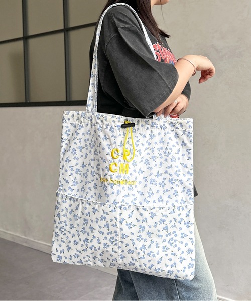 CPCM(シーピーシーエム)の「アソートカラーロゴトート(トートバッグ・レディース・イエロー/アイボリー/グリーン/ブラック/シルバー/ブルー/オレンジ/ブルー系その他/オレンジ系その他/ネイビー/レッド/ブラウン系その他/ブラウン系その他2/グリーン系その他2/グリーン系その他/ピンク/ホワイト系その他・FREE)」の11枚目の写真