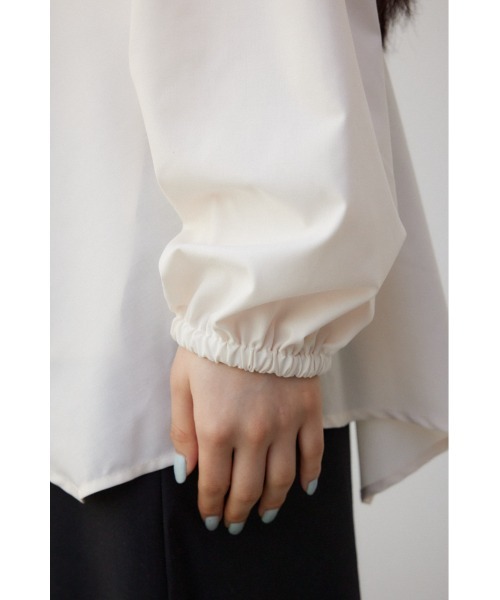 AZUL by moussy（アズールバイマウジー）の「2WAYバルーンスリーブペプラムブラウス（シャツ/ブラウス・レディース・オフホワイト/ブラック・SMALL/MEDIUM）」の12枚目の写真