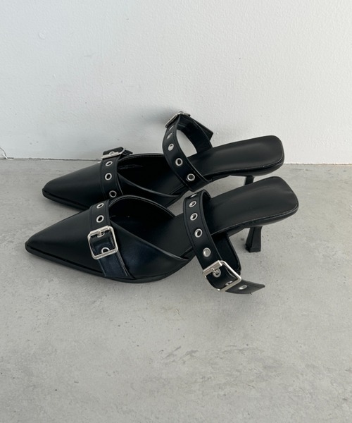 Loueme（ルエム）の「ダブルベルトポインテッドトゥミュールパンプス（パンプス・レディース・ブラック/アイボリー/シルバー・24.5cm/23.5cm）」の10枚目の写真