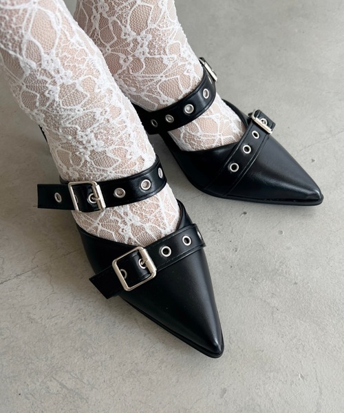 Loueme（ルエム）の「ダブルベルトポインテッドトゥミュールパンプス（パンプス・レディース・ブラック/アイボリー/シルバー・24.5cm/23.5cm）」の7枚目の写真