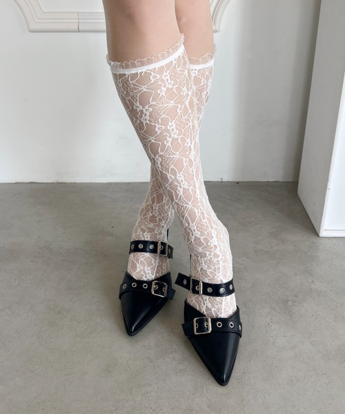 Loueme（ルエム）の「ダブルベルトポインテッドトゥミュールパンプス（パンプス・レディース・ブラック/アイボリー/シルバー・24.5cm/23.5cm）」の17枚目の写真