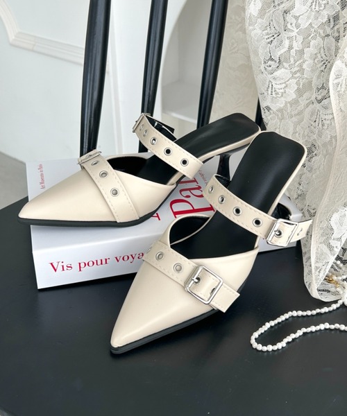 Loueme（ルエム）の「ダブルベルトポインテッドトゥミュールパンプス（パンプス・レディース・ブラック/アイボリー/シルバー・24.5cm/23.5cm）」の18枚目の写真