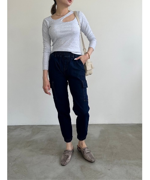 DAIS-Y（デイジー）の「【低身長さんサイズ】スリムジョガーデニムパンツ（デニムパンツ・レディース・ネイビー・M）」の4枚目の写真