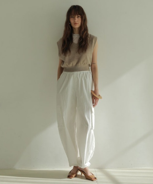 ETRE TOKYO(エトレトウキョウ)の「リラクシーカーゴパンツ(カーゴパンツ・レディース・ホワイト/グレー・S/M)」の12枚目の写真