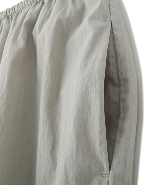 ETRE TOKYO(エトレトウキョウ)の「リラクシーカーゴパンツ(カーゴパンツ・レディース・ホワイト/グレー・S/M)」の16枚目の写真