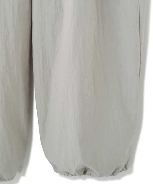 ETRE TOKYO(エトレトウキョウ)の「リラクシーカーゴパンツ(カーゴパンツ・レディース・ホワイト/グレー・S/M)」の18枚目の写真