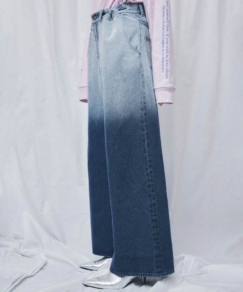 led.tokyo（レッドトウキョウ）の「【led.tokyo】グラデーションワイドデニム（デニムパンツ・レディース・ブラック/ブルー・1/2）」の4枚目の写真