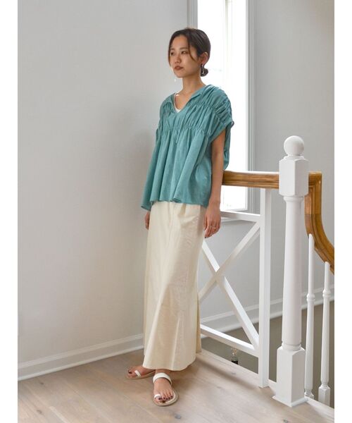 Ungrid（アングリッド）の「リネン混ギャザーノースリブラウス（シャツ/ブラウス・レディース・アイボリー/ターコイズブルー/ブラウン・FREE）」の14枚目の写真