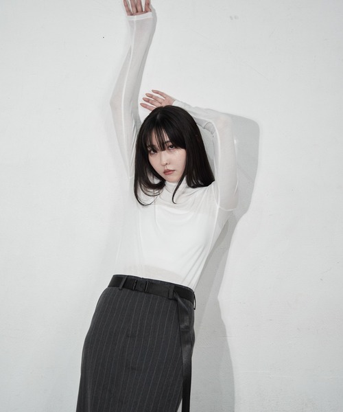 Y/lim(イリム)の「シアータートルネックもっちりロンT(Tシャツ/カットソー・レディース・グレー/ブラック/オフホワイト/ブラウン・M/L/S)」の11枚目の写真