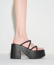 CHARLES & KEITH | ストラッピークロスオーバープラットフォームミュール(サンダル)