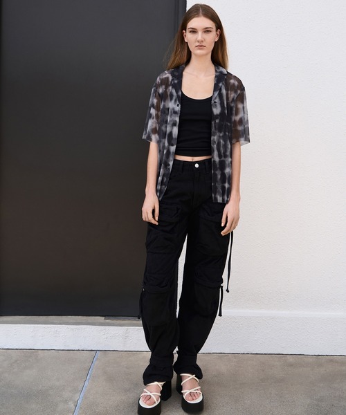CHARLES & KEITH（チャールズ & キース）の「ストラッピークロス