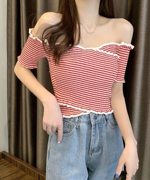 REMUR(レミュール)の「オフショルダートップス 半袖 ショート丈(Tシャツ/カットソー・レディース・ブラック×ホワイト/ホワイト×ブラック/ホワイト×レッド/ベージュ/イエロー/ピンク/レッド/ホワイト/ブラック・M)」の15枚目の写真