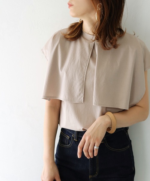 HER CLOSET(ハークローゼット)の「【vingtrois】シルケットビックカラースリットケープデザインブラウスTシャツ(Tシャツ/カットソー・レディース・ブラック/ホワイト/チャコールグレー/ブルー/グレイッシュベージュ・M)」の1枚目の写真