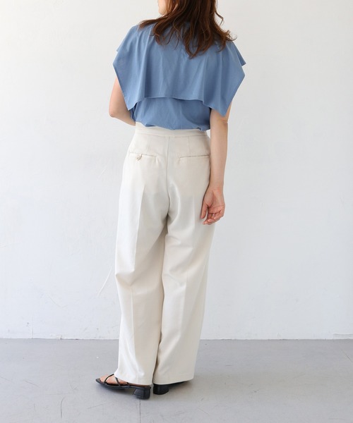 HER CLOSET(ハークローゼット)の「【vingtrois】シルケットビックカラースリットケープデザインブラウスTシャツ(Tシャツ/カットソー・レディース・ブラック/ホワイト/チャコールグレー/ブルー/グレイッシュベージュ・M)」の20枚目の写真