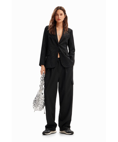 Desigual（デシグアル）の「花柄刺繍 ネックボタン留めブレザー（テーラードジャケット・レディース・ブルー/ブラック・S/M/XL/XS/L）」の5枚目の写真