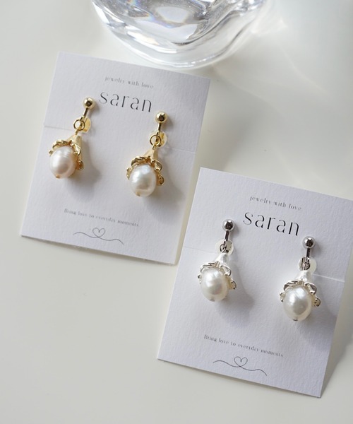 CERCA(チェルカ)の「saran jewelry/花パール イヤリング(イヤリング・レディース・シルバー/ゴールド・FREE)」の3枚目の写真