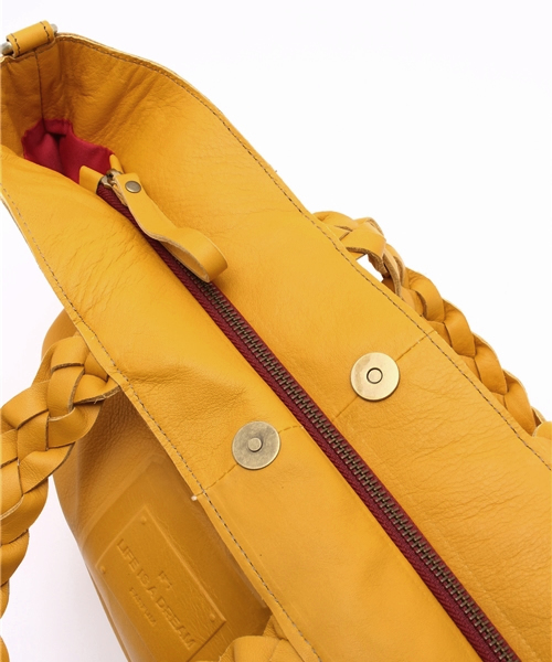 IO PELLE（イオペレ）の「IOPELLEITALIA（トートバッグ・レディース・イエロー/ブルー/ダークグレー・FREE）」の8枚目の写真