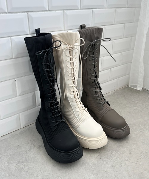 Loueme(ルエム)の「レースアップロングソックスブーツ(ブーツ・レディース・ブラック/アイボリー/モカ・24.5cm/23.5cm)」の4枚目の写真