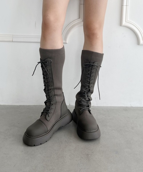 Loueme(ルエム)の「レースアップロングソックスブーツ(ブーツ・レディース・ブラック/アイボリー/モカ・24.5cm/23.5cm)」の15枚目の写真