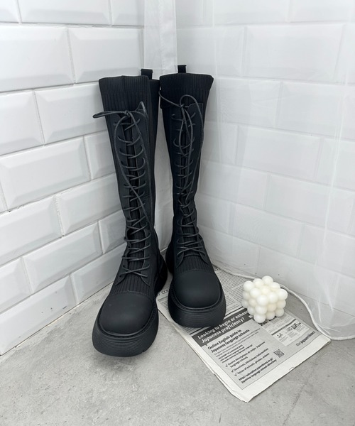 Loueme(ルエム)の「レースアップロングソックスブーツ(ブーツ・レディース・ブラック/アイボリー/モカ・24.5cm/23.5cm)」の13枚目の写真