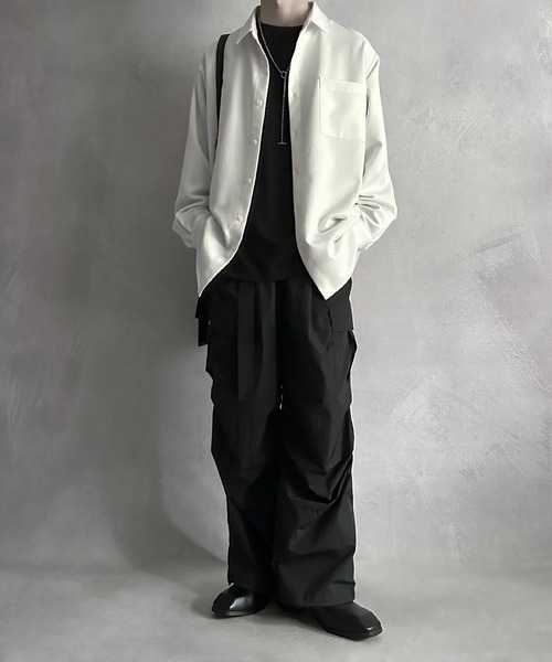 SERACE（セラス）の「【SERACE】Loose silhouette wide straight belted nylon cargo pants / ルーズシルエットワイドストレートベルテッドナイロンカーゴパンツ（カーゴパンツ・メンズ・ブラック/チャコールグレー・M/L）」の13枚目の写真