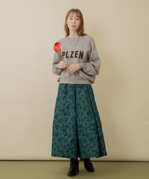 CLOCHE(クロシェ)の「cloche ロゴニットトップス(ニット/セーター・レディース・ベージュ/アイボリー/チャコールグレー・FREE)」の4枚目の写真