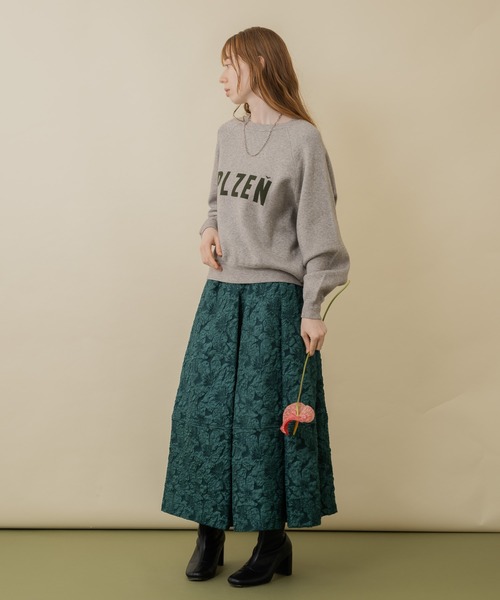 CLOCHE(クロシェ)の「cloche ロゴニットトップス(ニット/セーター・レディース・ベージュ/アイボリー/チャコールグレー・FREE)」の5枚目の写真