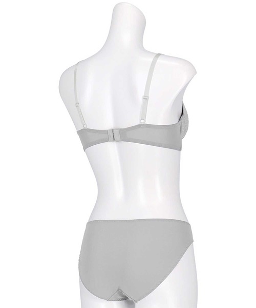 AMPHI（アンフィ）の「【ノンワイヤーでまる胸メイク】あたりが気になりにくいブラ&ショーツセット ラッセルレース（ブラ&ショーツ・レディース・オレンジ/ブラック/グレー/ベージュ/ブルー/ターコイズブルー/ベージュ系その他・B65/B70/B75/C65/C70/C75/D65/D70/D75/E65/E70/E75）」の14枚目の写真