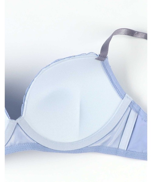 AMPHI（アンフィ）の「【ノンワイヤーでまる胸メイク】あたりが気になりにくいブラ&ショーツセット ラッセルレース（ブラ&ショーツ・レディース・オレンジ/ブラック/グレー/ベージュ/ブルー/ターコイズブルー/ベージュ系その他・B65/B70/B75/C65/C70/C75/D65/D70/D75/E65/E70/E75）」の18枚目の写真