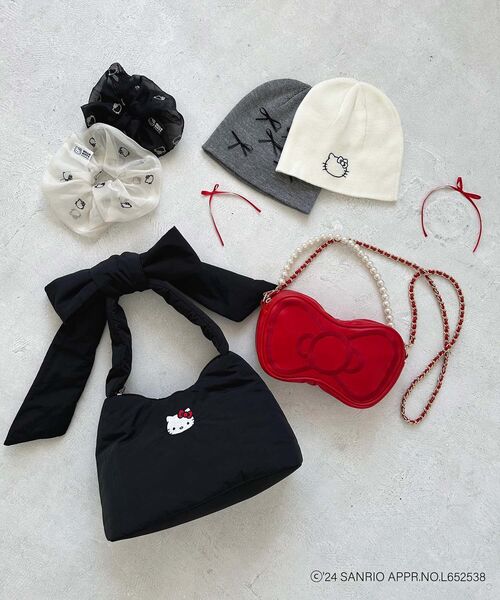 MAJESTIC LEGON（マジェスティックレゴン）の「ハローキティ エンブロイダリーシュシュ（シュシュ・レディース・アイボリー/ブラック・FREE）」の7枚目の写真