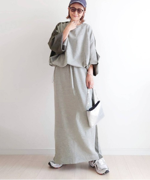 notch.(ノッチ)の「【 notch. by yui 】サイドラインスウェットスカート(スカート・レディース・オフホワイト/グレー/ブラック/ネイビー・M/TM)」の3枚目の写真