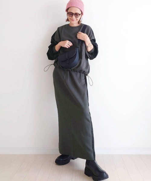 notch.(ノッチ)の「【 notch. by yui 】サイドラインスウェットスカート(スカート・レディース・オフホワイト/グレー/ブラック/ネイビー・M/TM)」の10枚目の写真