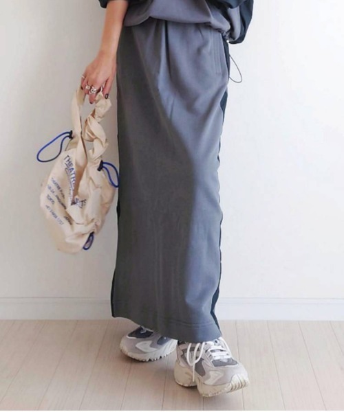 notch.(ノッチ)の「【 notch. by yui 】サイドラインスウェットスカート(スカート・レディース・オフホワイト/グレー/ブラック/ネイビー・M/TM)」の14枚目の写真