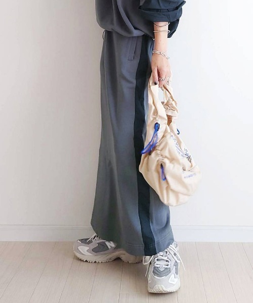 notch.(ノッチ)の「【 notch. by yui 】サイドラインスウェットスカート(スカート・レディース・オフホワイト/グレー/ブラック/ネイビー・M/TM)」の18枚目の写真