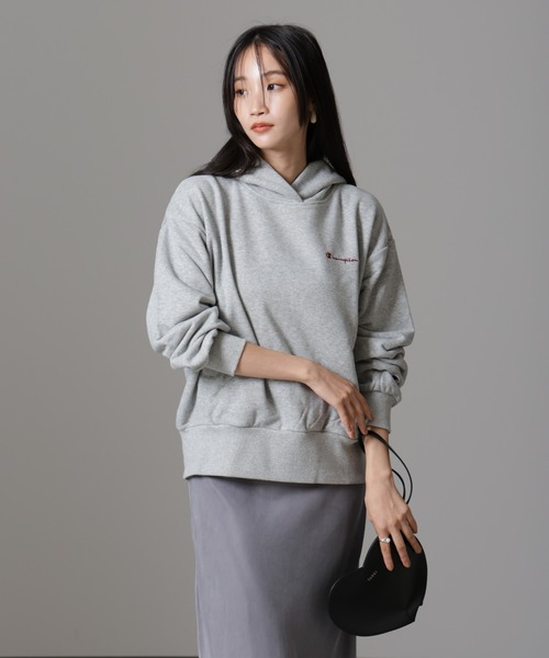 Champion(チャンピオン)の「Champion/HOODED SWEATSHIRT(パーカー・レディース・ライトグレー/ベージュ/オフホワイト・M)」の10枚目の写真