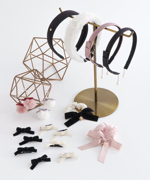 apres les cours(アプレレクール)の「パールイヤリング付カチューシャ(カチューシャ・キッズ・ベージュ/ブラック・FREE)」の5枚目の写真