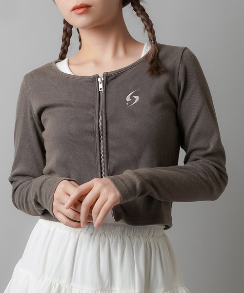 SPINNS（スピンズ）の「パウダー加工 シルバーワンポイントデザインWジップ長袖カットソー（Tシャツ/カットソー・レディース・ブラック/チャコール/ネイビー/バーガンディー・ONESIZE）」の3枚目の写真