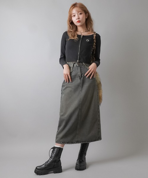 SPINNS（スピンズ）の「パウダー加工 シルバーワンポイントデザインWジップ長袖カットソー（Tシャツ/カットソー・レディース・ブラック/チャコール/ネイビー/バーガンディー・ONESIZE）」の17枚目の写真