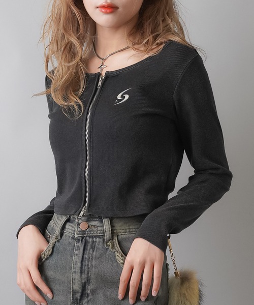 SPINNS（スピンズ）の「パウダー加工 シルバーワンポイントデザインWジップ長袖カットソー（Tシャツ/カットソー・レディース・ブラック/チャコール/ネイビー/バーガンディー・ONESIZE）」の20枚目の写真