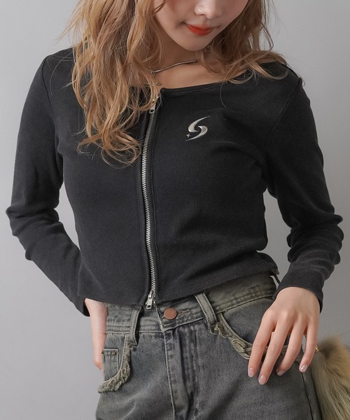 SPINNS（スピンズ）の「パウダー加工 シルバーワンポイントデザインWジップ長袖カットソー（Tシャツ/カットソー・レディース・ブラック/チャコール/ネイビー/バーガンディー・ONESIZE）」の21枚目の写真