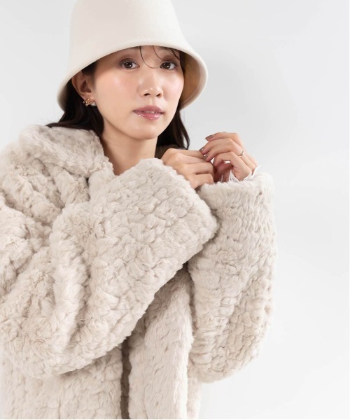 RANDA（ランダ）の「中綿入りショート丈フェイクファーコート（ブルゾン・レディース・ブルー/ベージュ/ホワイト・FREE）」の9枚目の写真