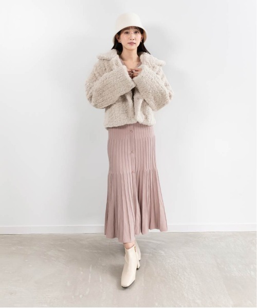 RANDA（ランダ）の「中綿入りショート丈フェイクファーコート（ブルゾン・レディース・ブルー/ベージュ/ホワイト・FREE）」の11枚目の写真