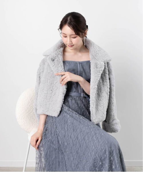 RANDA（ランダ）の「中綿入りショート丈フェイクファーコート（ブルゾン・レディース・ブルー/ベージュ/ホワイト・FREE）」の12枚目の写真