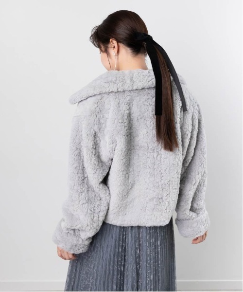 RANDA（ランダ）の「中綿入りショート丈フェイクファーコート（ブルゾン・レディース・ブルー/ベージュ/ホワイト・FREE）」の13枚目の写真