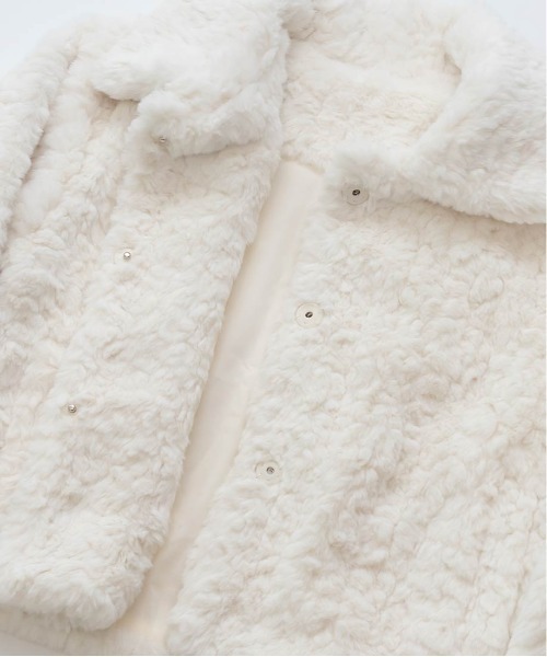 RANDA（ランダ）の「中綿入りショート丈フェイクファーコート（ブルゾン・レディース・ブルー/ベージュ/ホワイト・FREE）」の21枚目の写真