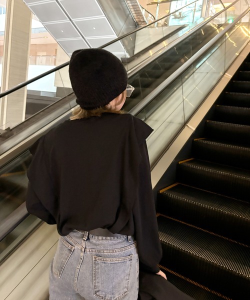 ISOOK(アイスー)の「【ISOOK / アイスー】ラッフルショルダーロンT / ラッフルスリーブ フレアスリーブ プルオーバー ブラウス 長袖 春服 春トップス(Tシャツ/カットソー・レディース・ブラック/ホワイト・FREE)」の11枚目の写真