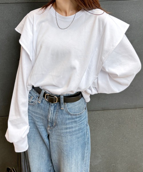 ISOOK(アイスー)の「【ISOOK / アイスー】ラッフルショルダーロンT / ラッフルスリーブ フレアスリーブ プルオーバー ブラウス 長袖 春服 春トップス(Tシャツ/カットソー・レディース・ブラック/ホワイト・FREE)」の3枚目の写真